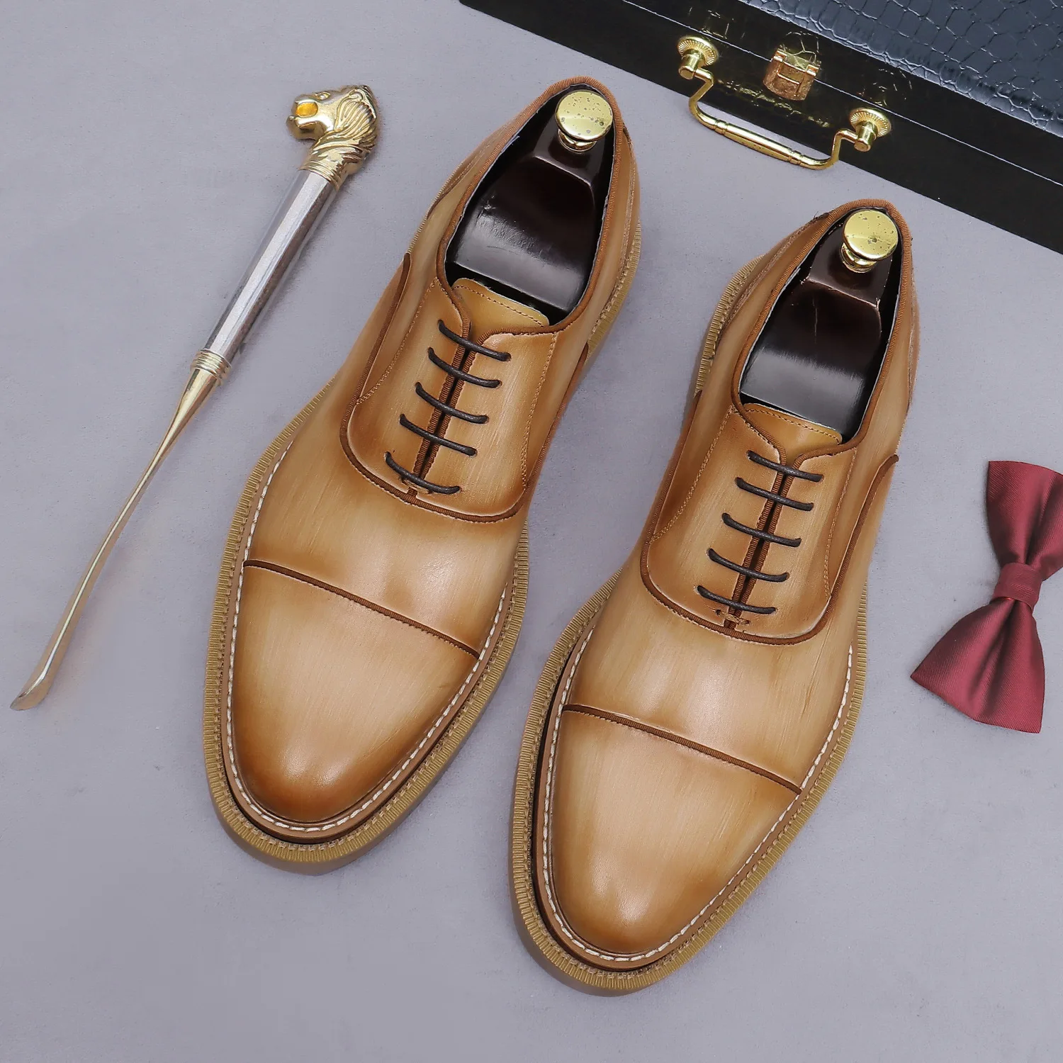 

Men's Handmade Genuine Leather Cap Toe Oxfords Classic Lace Up Thick Sole Casual Business Dress Shoes for Wedding Daily Footwear