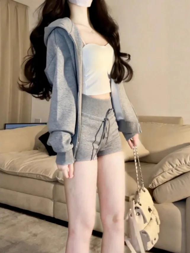 

Laid-back Style Hooded Jacket Shorts Two-piece Set Korean Aesthetic Whole Outfit OOTD Spring 2025 Comfortable Loose Fit