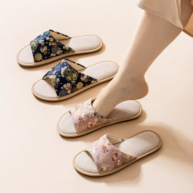 

Fashion Embroidered Slippers Women Flax Sweat Absorption Women Slippers Chinese Style Soft Embroidery Flower Slippers Home Slide