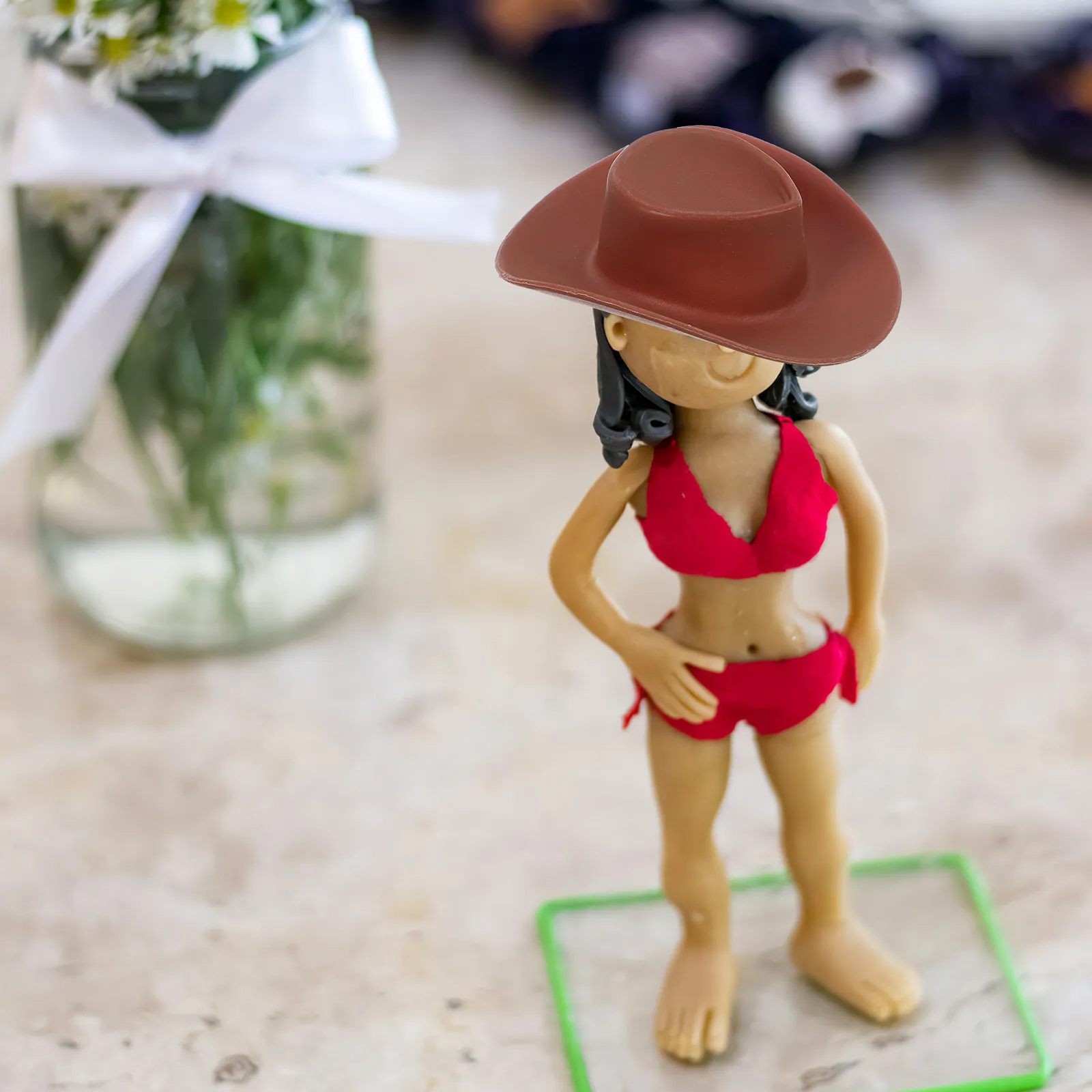 

50 шт. миниатюрных ковбойских шляпок: легкие, прочные, для поделок, декора вечеринок и реквизита для фотосъемки