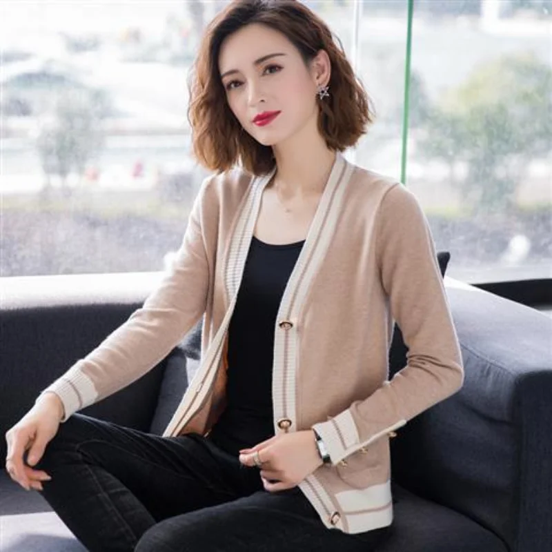 2023 New Spring Women\'s V-Neck Long Sleeved Knitted Shirt Colored Button Striped Loose Office Lady Basics Women\'s Sweater Coat