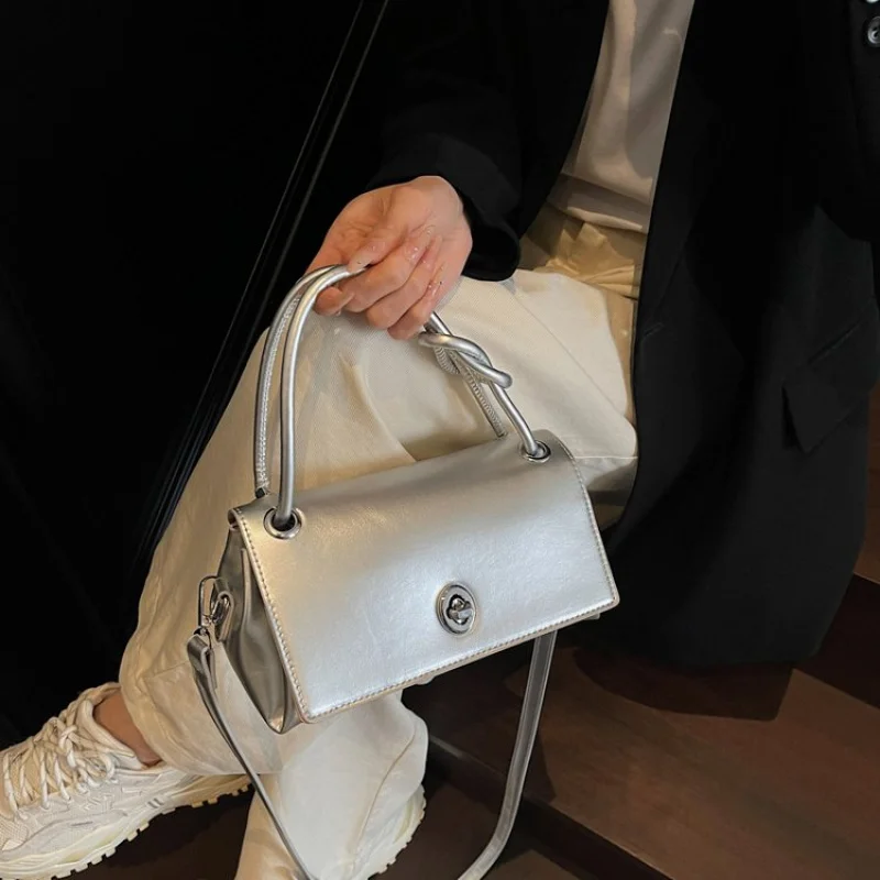 

Модная уникальная винтажная сумка для женщин большой вместимости и модного дизайна, однотонная для отдыха