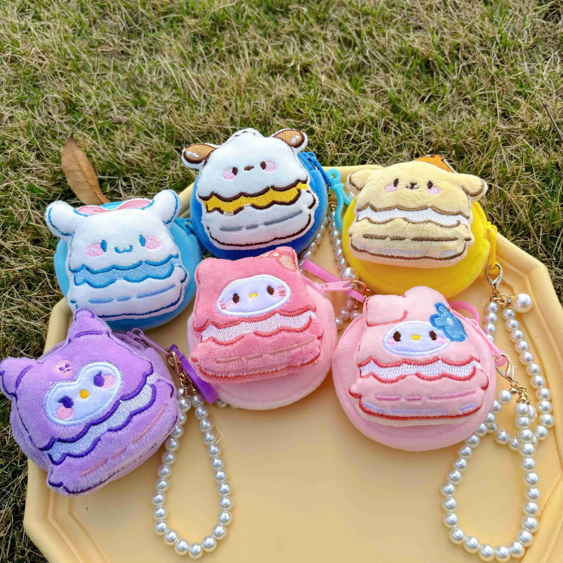 

1/6PCS Kuroomi Cartoon Plush Round Coin Purse for Both Men and Women Can also be used as an earphone storage pouch or bag charm