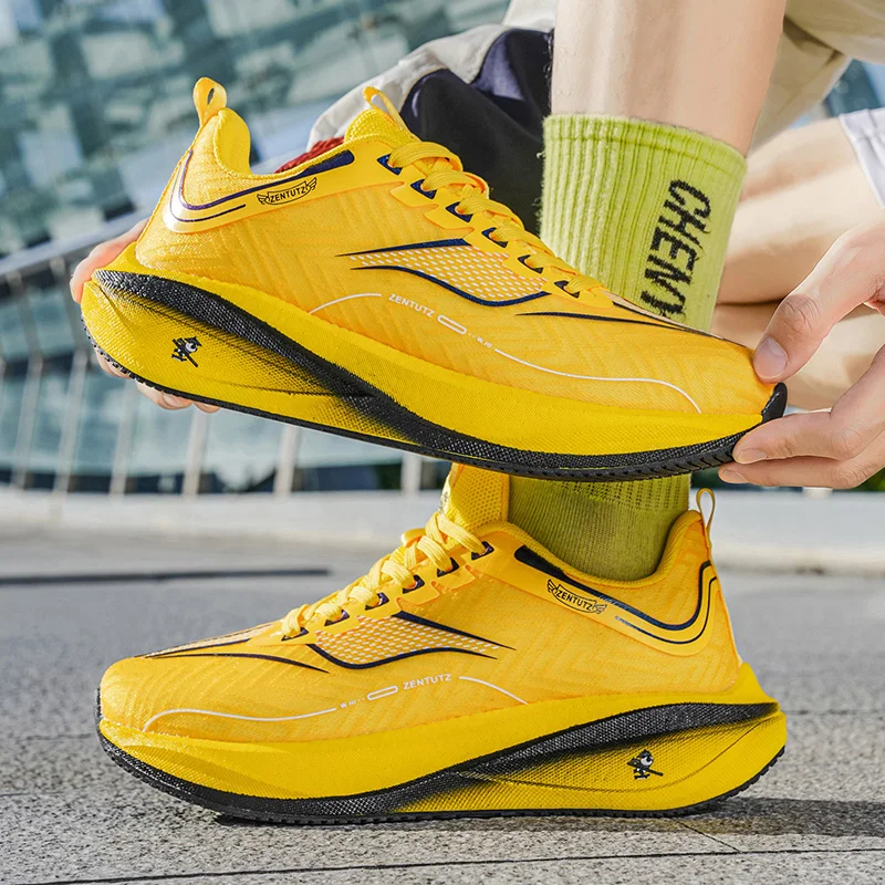 

Fluorescence Sports Running Shoes Men Marathon Sneakers CarbonPlate Lightweight Breathable Comfortable Women Athletic Sneakers