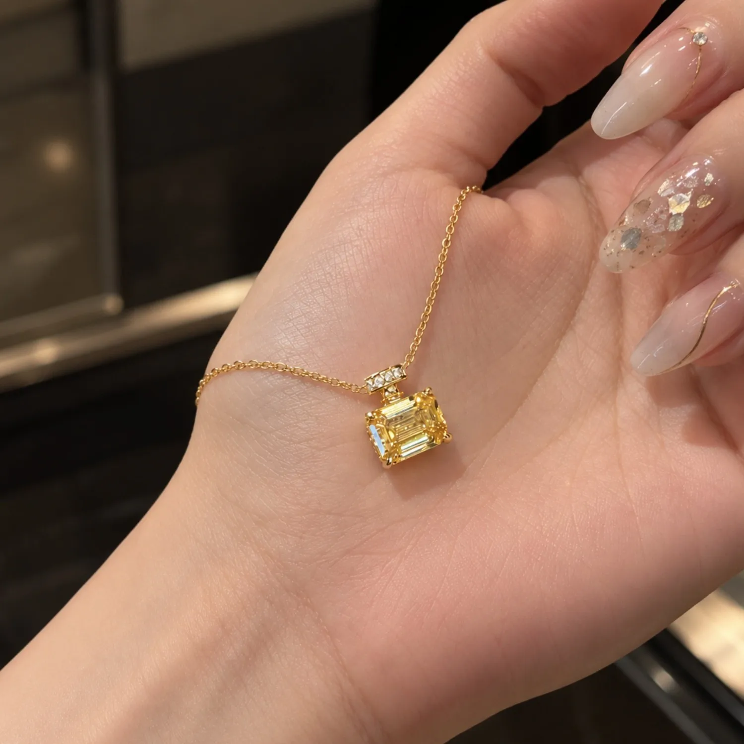 Lucky Bracelet Hand String Classic Autumn And Winter Yellow Ice Sugar Princess Necklace High-Grade Light Luxury Perfumer Pendant