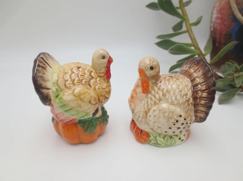 Ceramic Turkey Salt and Pepper Shaker Set, Handpainted,For Thanksgiving and Christmas