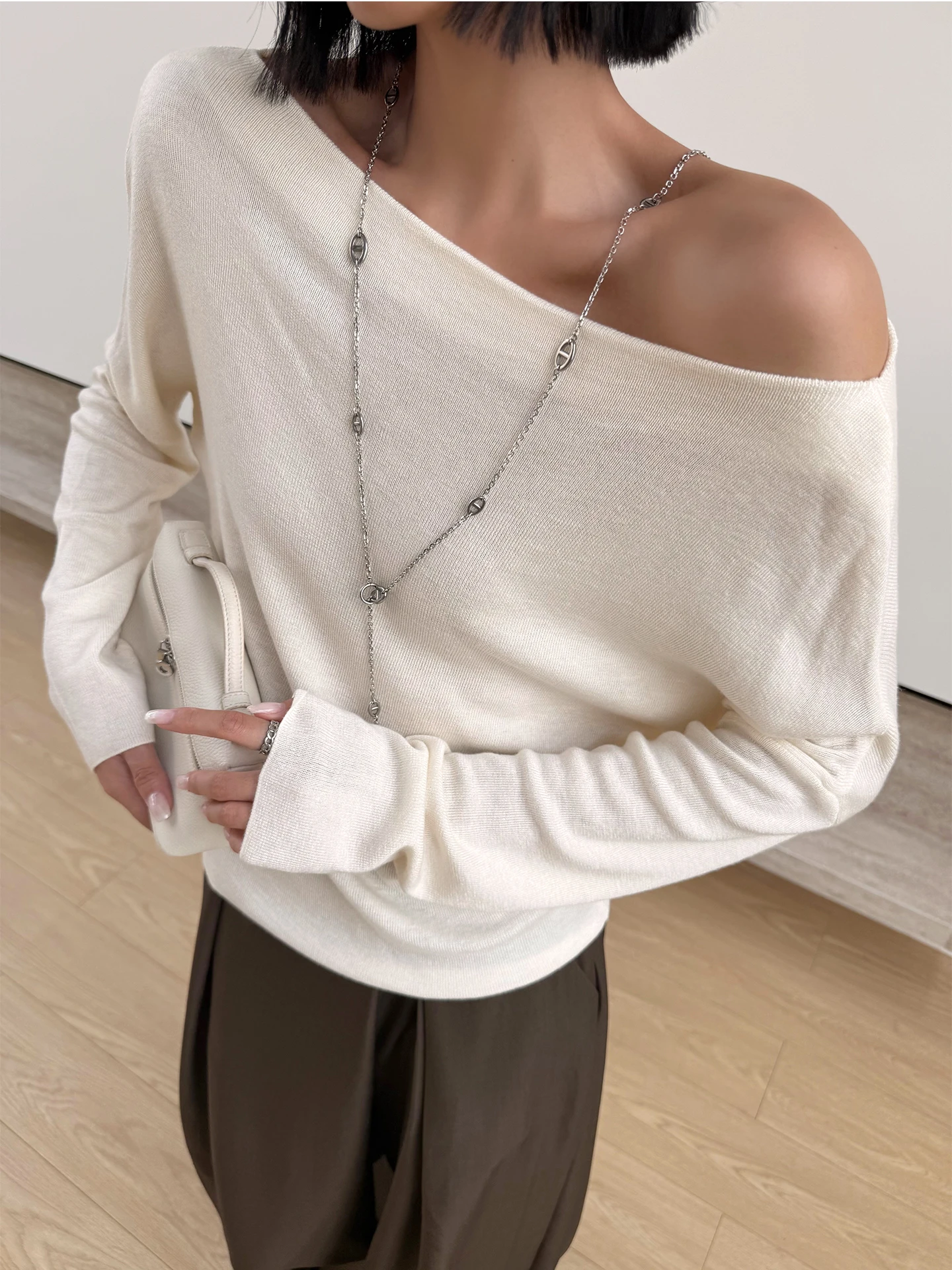 

Женский вязаный свитер с открытыми плечами, свободного кроя, базовый слой, повседневный, с длинными рукавами, модный, для города