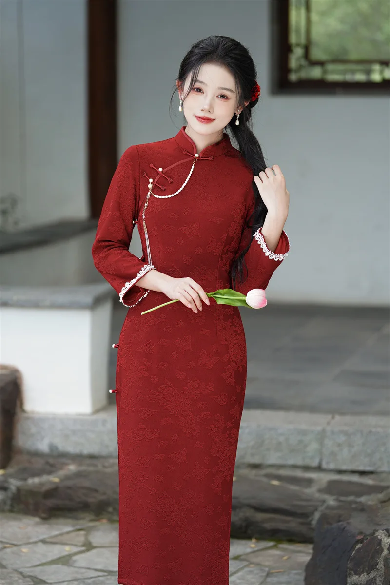 New Chinese Style Red Modified Long Sleeved Cheongsam 2026 Autumn New Fashionable Young Style Daily Wedding Qipao Dress