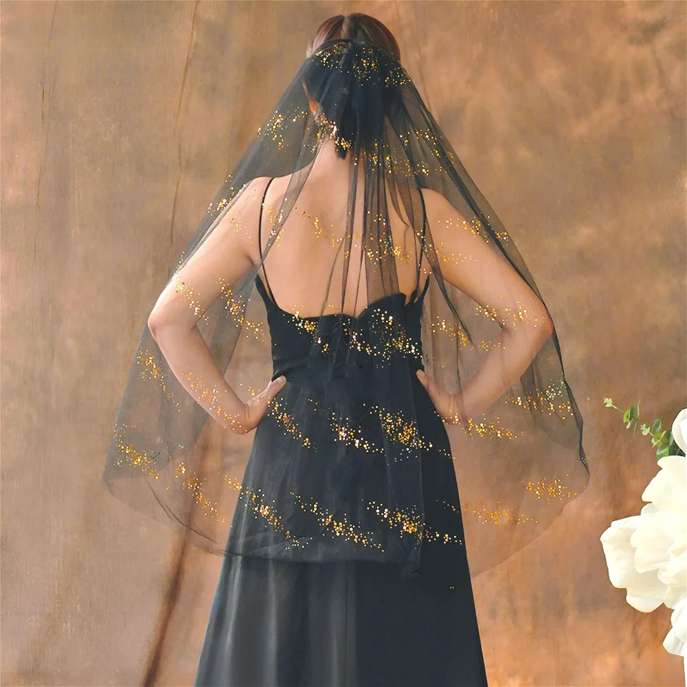 

Western-style Black Bridal Veil with Golden Sequins One-layer Fingertip Veil with Comb Wedding Dress Wedding Accessories