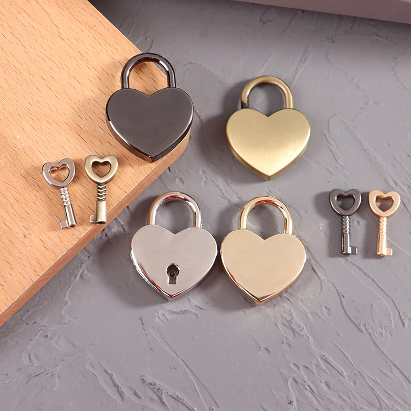 1Pcs Heart Shape Vintage Metal Mini Padlock Bag Suitcase Luggage Box Key Lock With Key