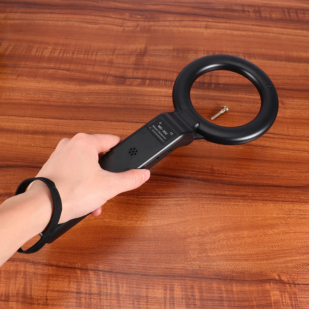 

Metal Portable H held Security Scanner Waterproof Coil for Coins Jewelry in Ground Airport Courts Prisons Stadiums