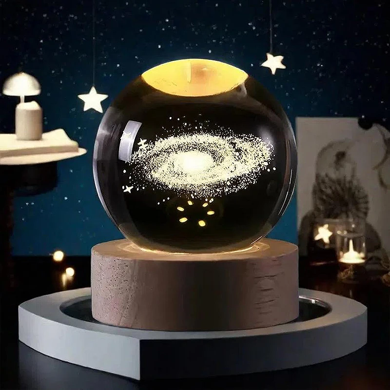 Bola de cristal luzes da noite brilhante planeta galáxia astronauta 3d lua candeeiro mesa atmosfera usb decorações mesa presentes do miúdo