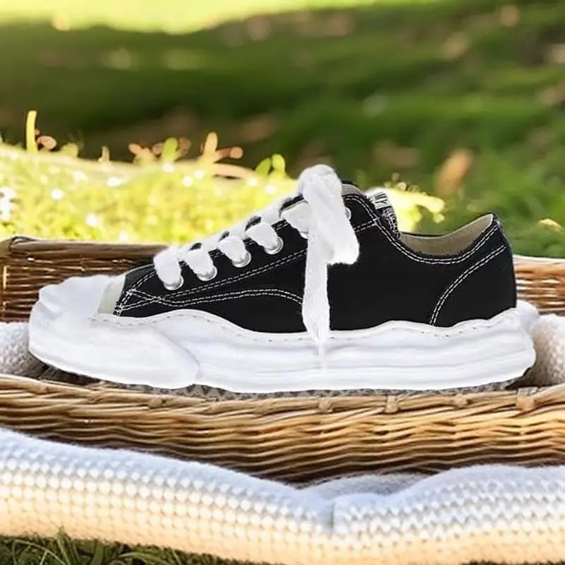 

Versatile design trendy shoes for couples with thick soles, raised canvas casual shoes, anti slip and breathable board shoes