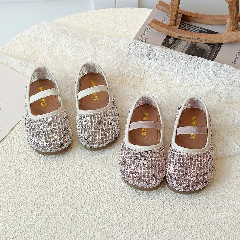 

Детские летние туфли для девочек 2026: дышащие, с кружевной сеткой, блестящие, с вырезами, модные сандалии-слипоны в стиле принцессы