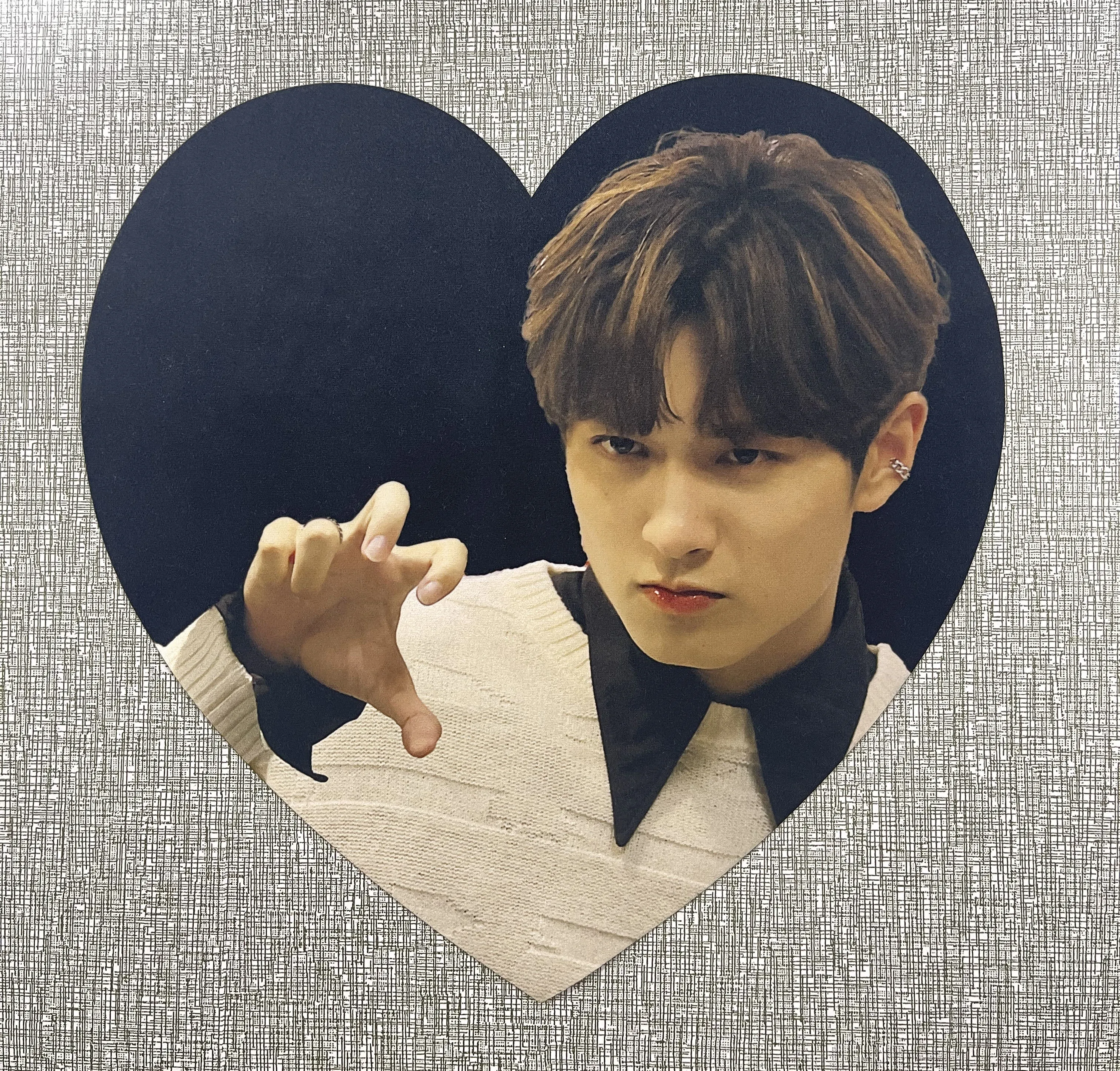 Heart Shaped Reflect Light K-pop Towel Slogan Banner Customization Printed On Both Sides