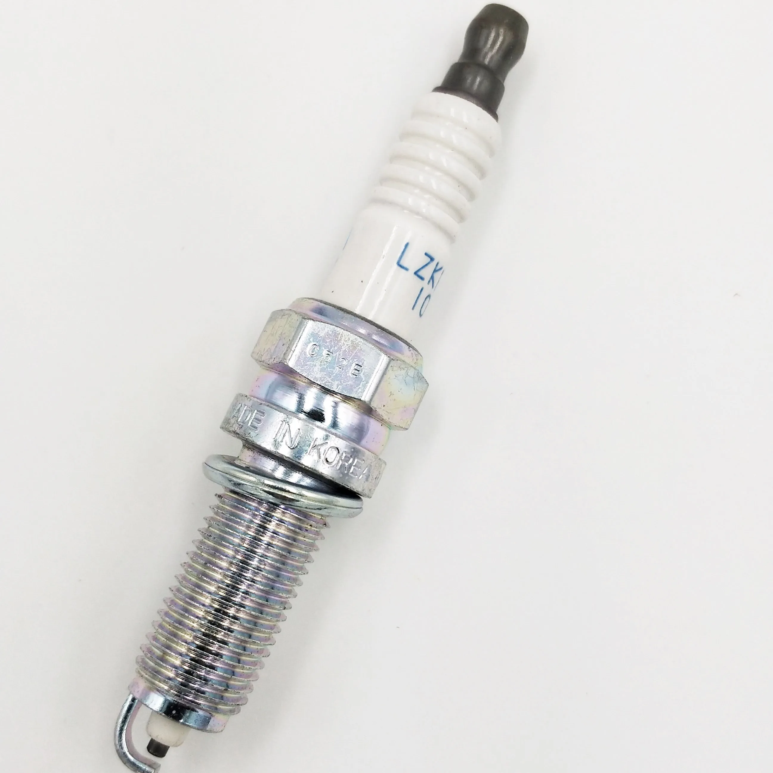 

4 шт., высокое качество 18855-10060 LZKR6B-10E 1885510060 LZKR6B10E, свеча зажигания для корейского автомобиля