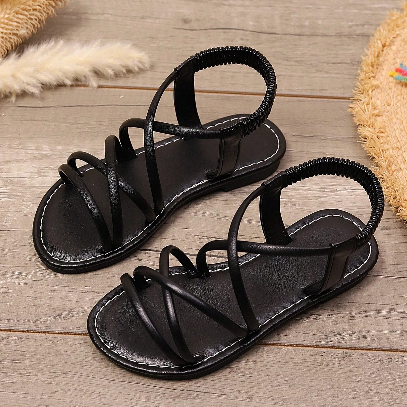 Mädchen Sandalen mit Kreuzriemen aus Leder 2026 Neue Sommer Kinder Barfuß Strandsandalen Rutschfest Einfach Klassisch für Party und Hochzeit – Detail 4