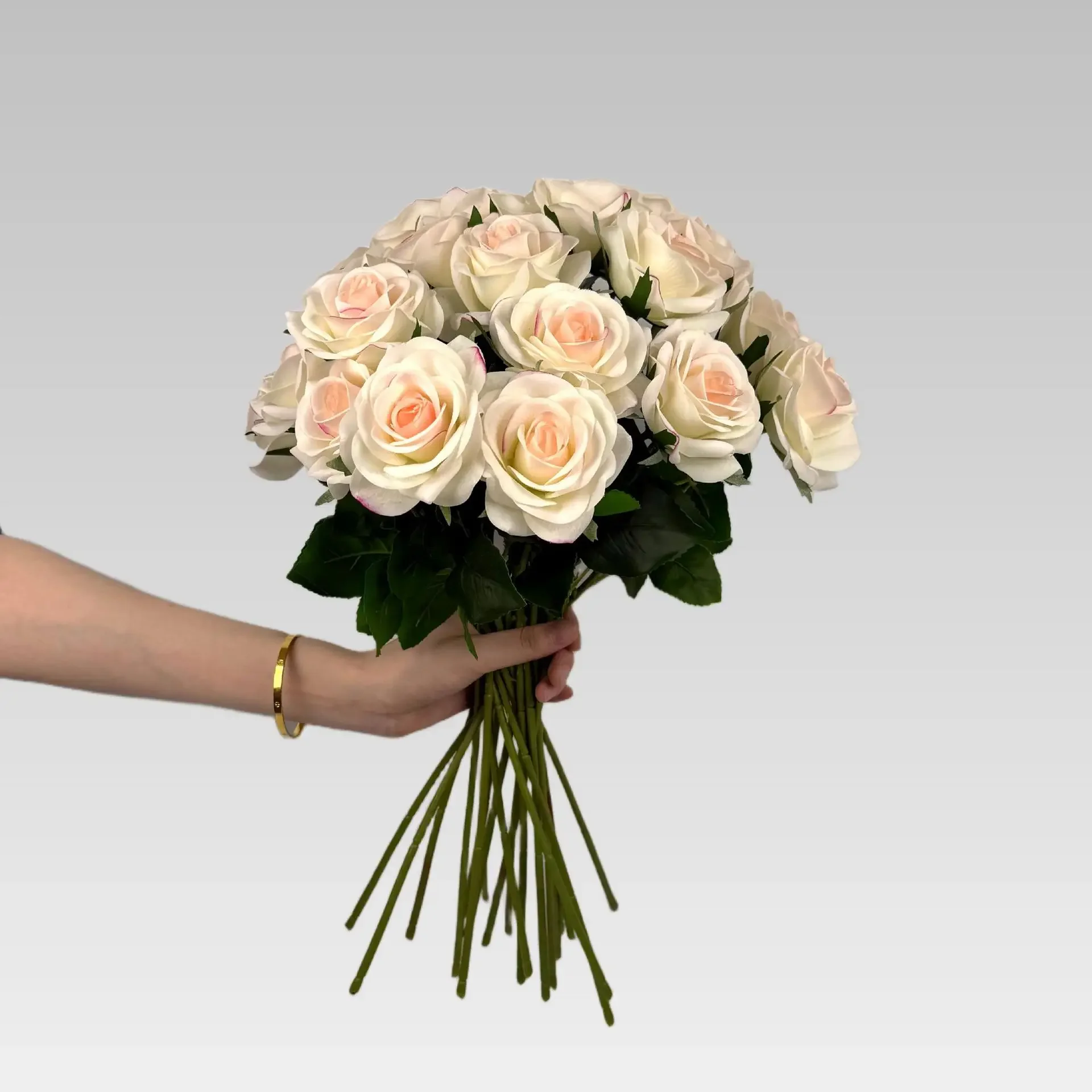 12 Stück künstliche Blumen, europäische rosa Rosen, zur Dekoration von Schlafzimmern, mit realistischem Aussehen, künstliche Rosenzweige, Balkondekoration. – Detail 2