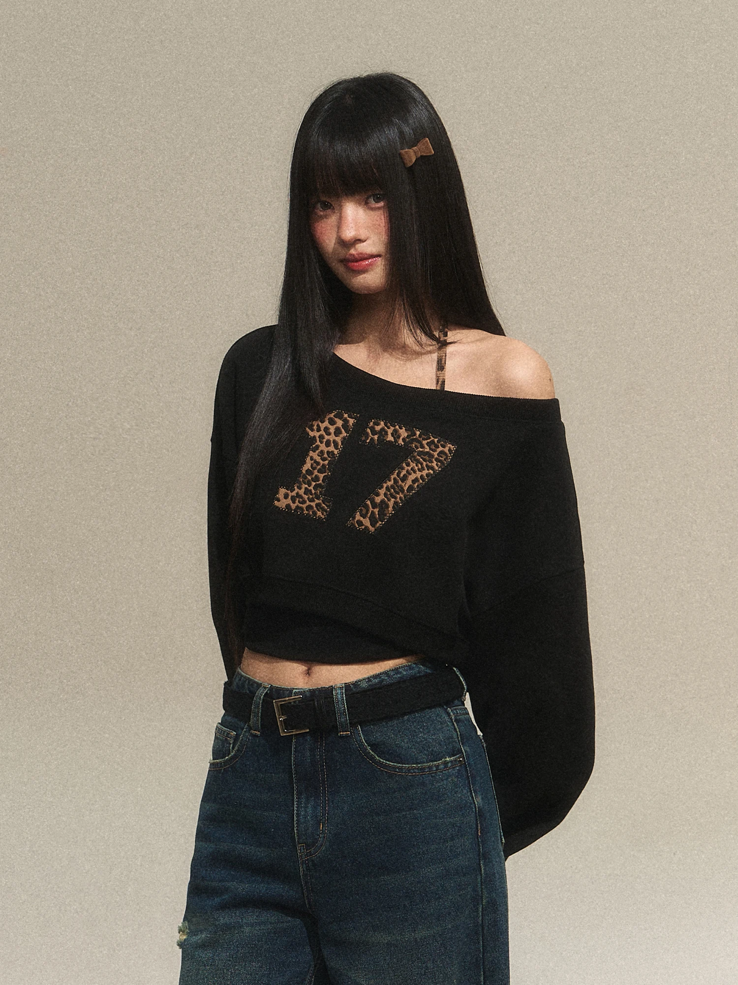 

Комплект из двух предметов: укороченный топ с леопардовым принтом и брюки с высокой талией, в американском ретро-стиле, цветной, для женщин