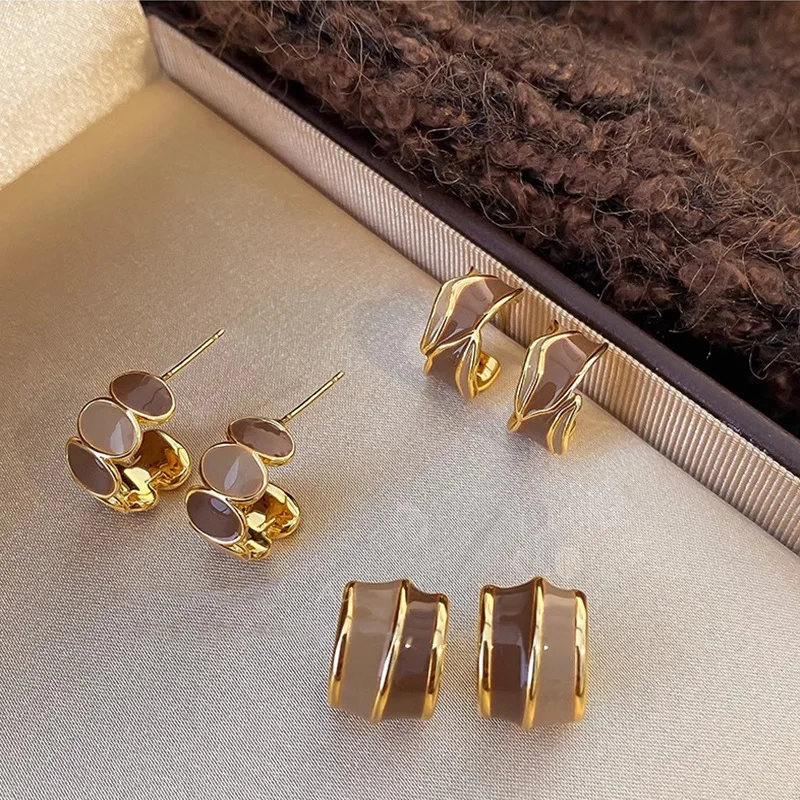 Pendientes de aro Vintage de Color café con goteo de aceite para mujer, pendientes de temperamento en forma de C con contraste de Metal Simple, joyería de moda