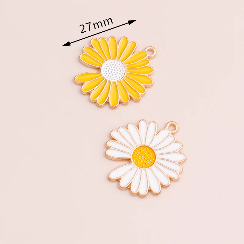 Leslie 10 Stück Emaille-Anhänger in Weiß und Gelb mit Gänseblümchen-Motiv für die Herstellung von Halsketten, Ohrringen, Armbändern, Charms, DIY-Schmuckzubehör – Detail 5