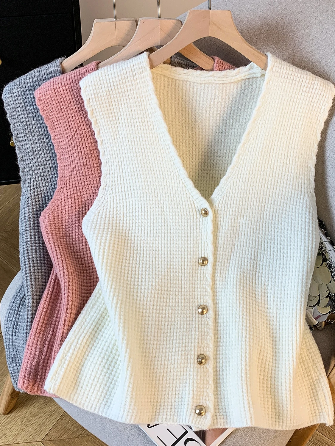 

Повседневный белый вязаный свитер, женский осенне-зимний новый утягивающий многослойный модный универсальный одинарный свитер с завязками на плечах...