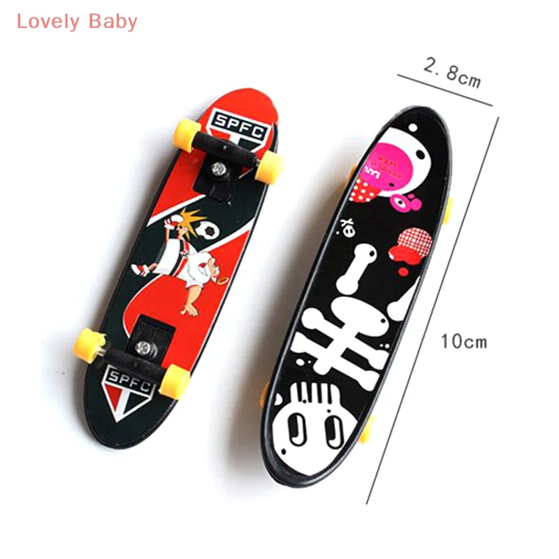 【BBS-7】Kunststoff Mini Skate Finger Skateboarding Griffbrett Neuheit Spielzeug für Jungen Geschenke