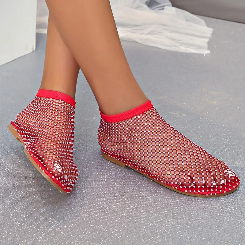 Nuevas sandalias de fondo plano con punta redonda para mujer de verano 2025, botas cortas huecas para mujer, zapatos informales de fondo plano con diamantes de agua para mujer