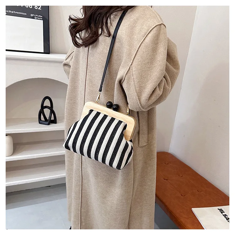 2023 Euro-America Style Women Bag tessuto di cotone Flap Ladylike Dot Hasp borse a tracolla morbide borsa MINI borsa borsa per telefono borse firmate