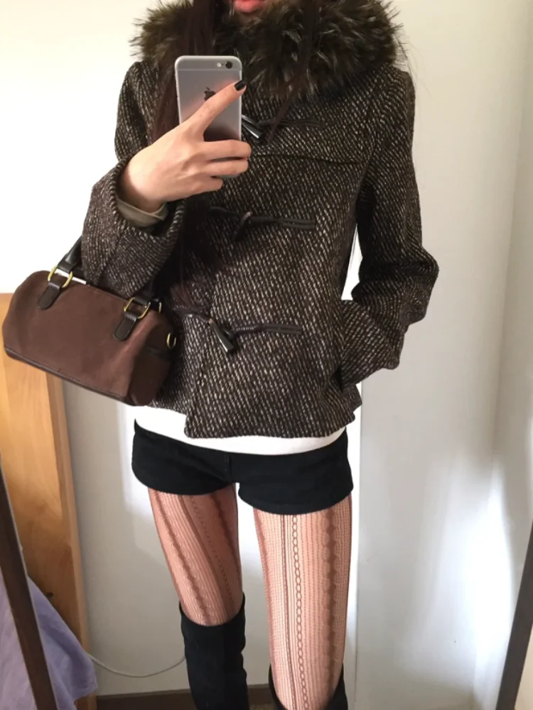 Korean Casual Horn Buckle Short Coat Winter New Retro Versatile Plush Hooded Top Women