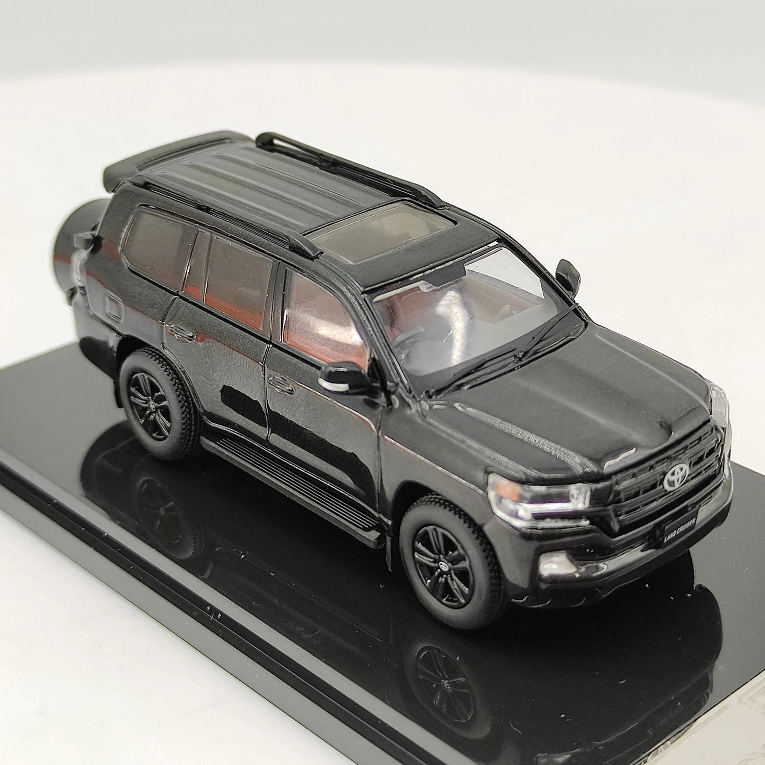 

GCD 1/64 2015 Land Cruiser LC200 off-road vehicle alloy car model