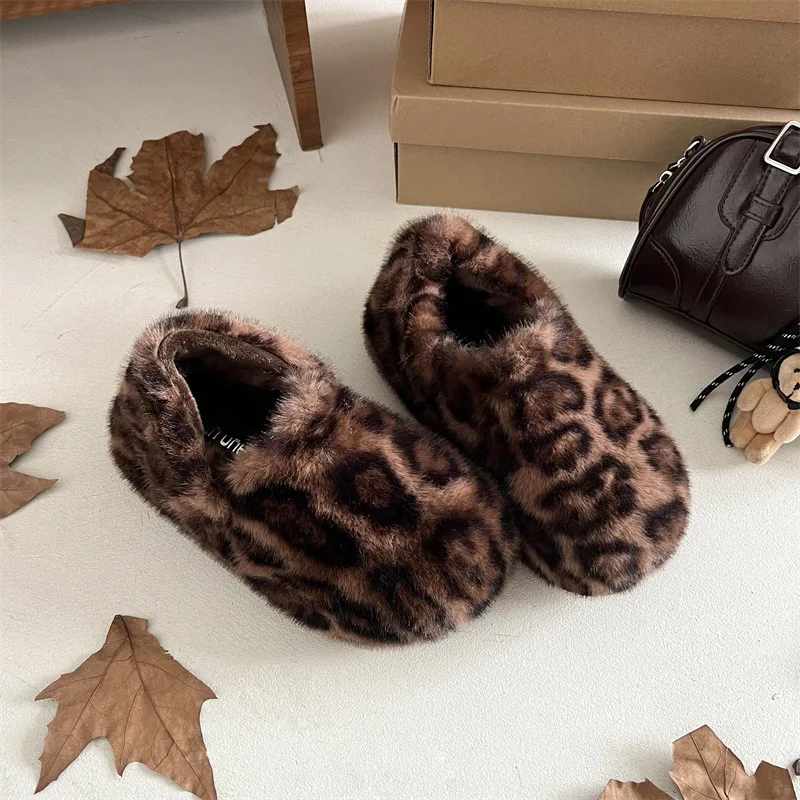 

Fashionable Warm Cotton Slippers Beige Retro Flat Fur Slippers Women's New Winter Outer Wear Baotou Heightening Comfort Slippers
