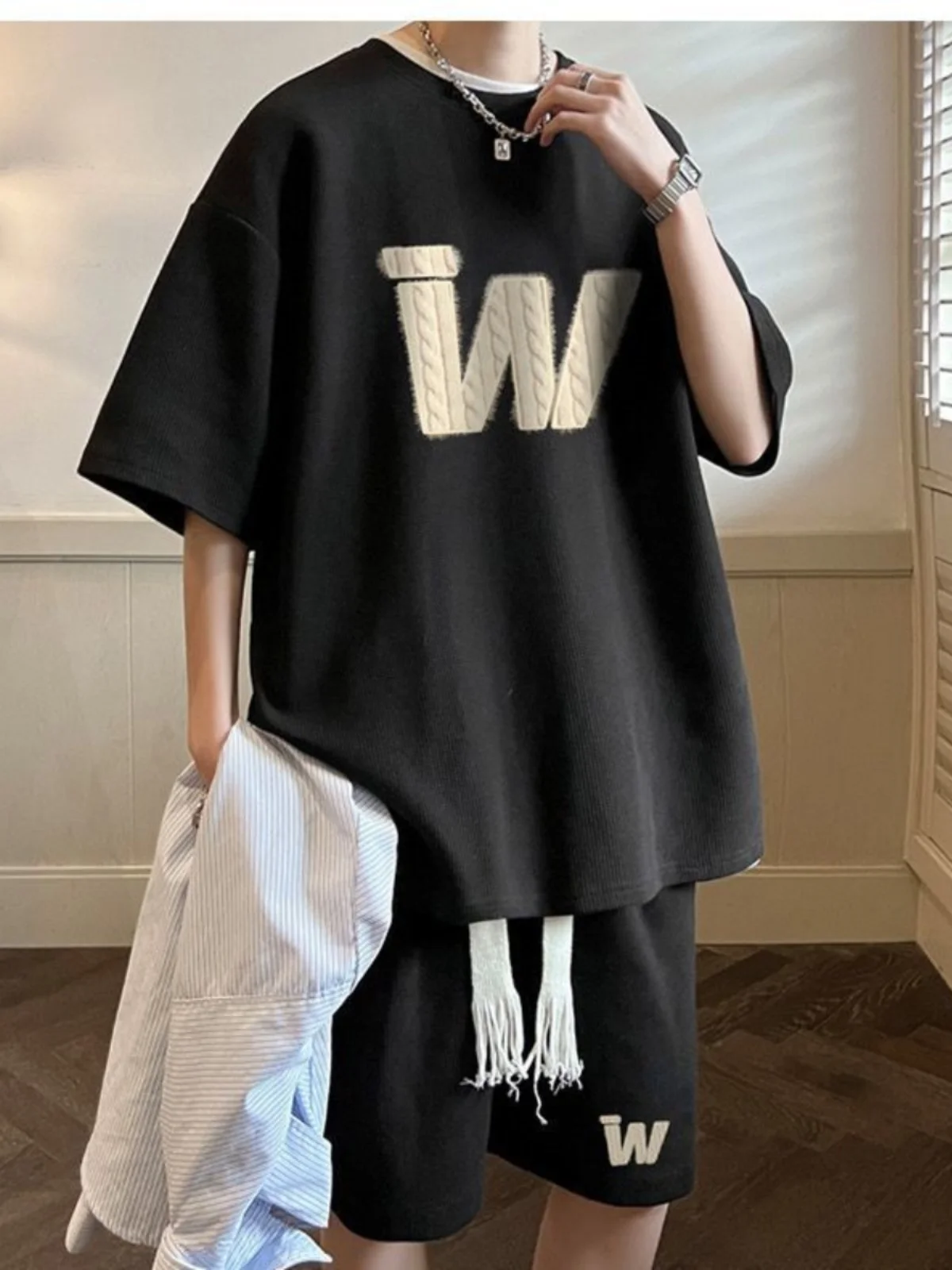 

Комплект из футболки с коротким рукавом и шорт в гонконгском стиле, большие размеры (до 300 фунтов), для мужчин, летний модный брендовый комплект из двух предметов