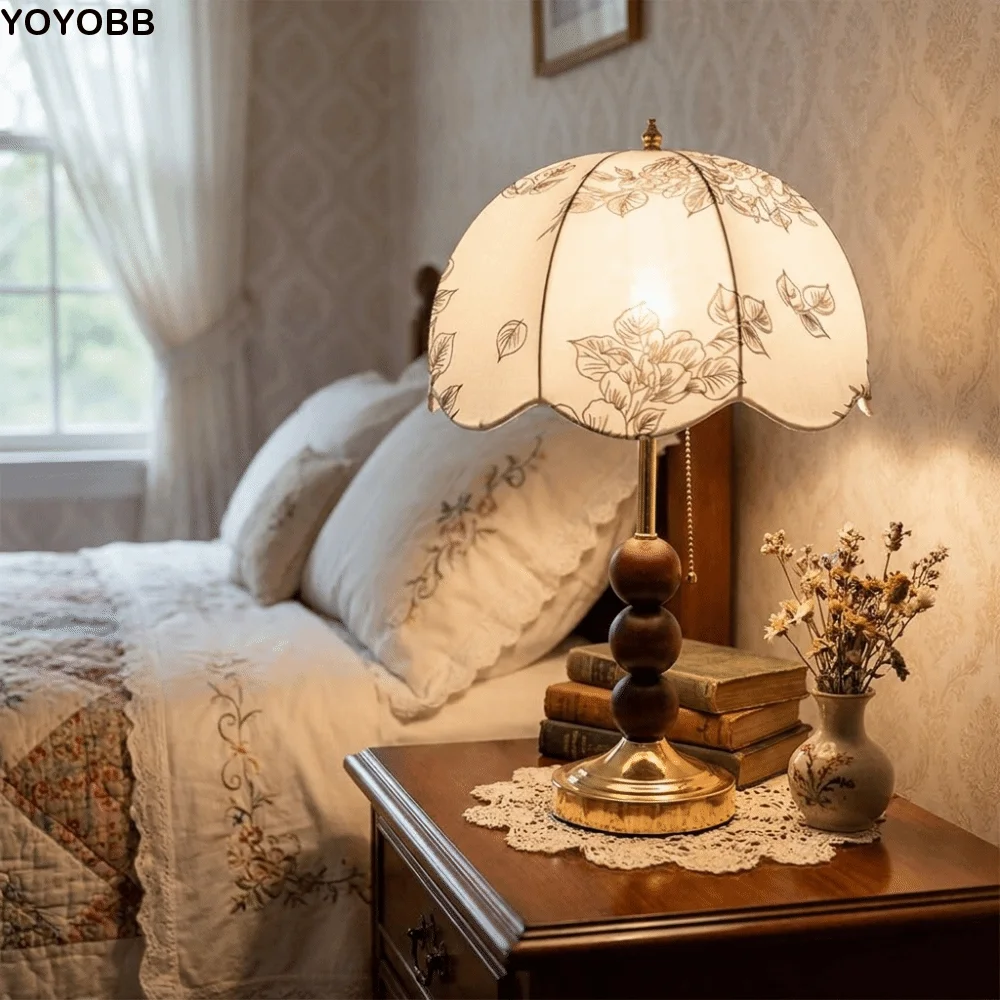 Fabric Lampshade European Vintage Table Lamp Soft Light Even Light Diffusion Classic Table Lamp Sturdy Structure Warm Atmosphere
