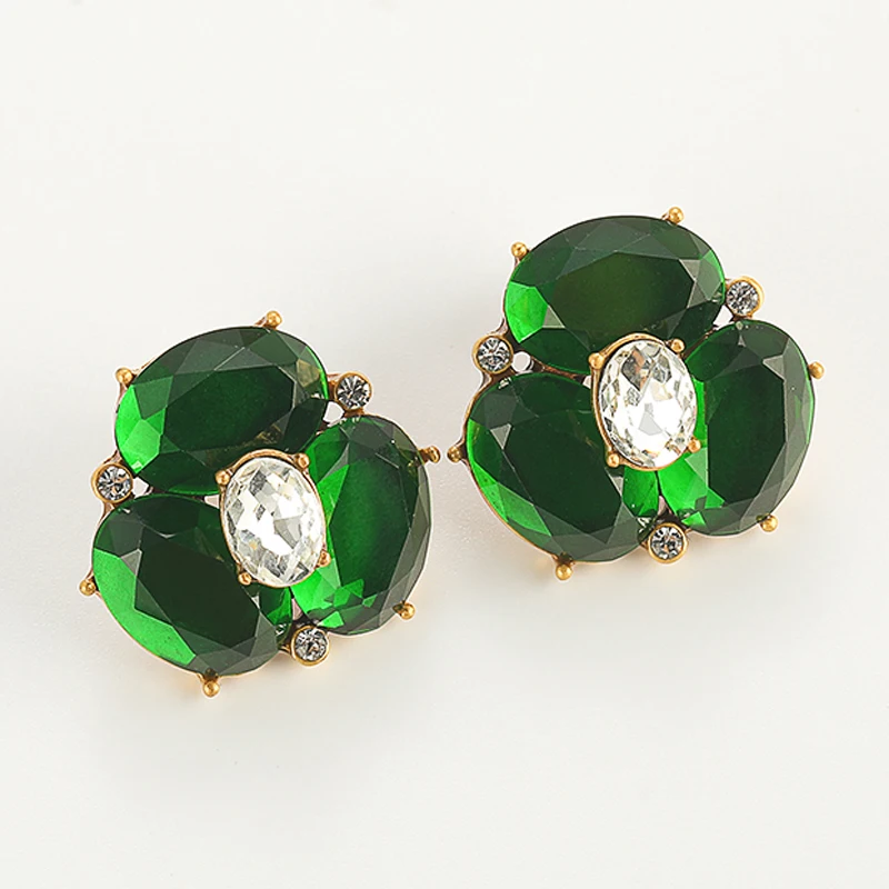 خمر البرسيم الأخضر الزركون قرط الاذن المرصع مجوهرات فاخرة مصمم ورقة محظوظ العصرية 2025 فريد للمرأة اكسسوارات الزفاف