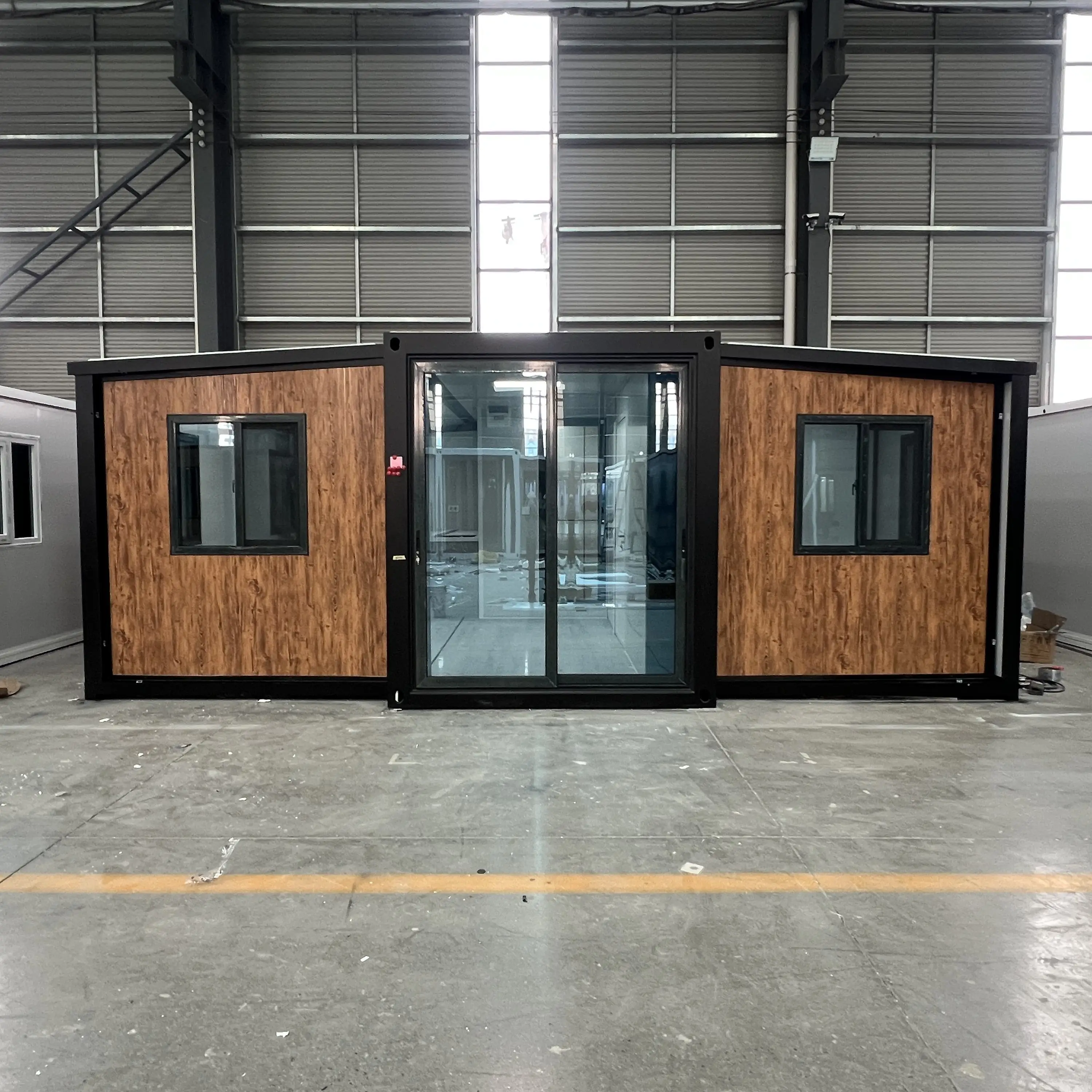 Fashion Wood Grain Color Aluminum Glass Container House Large Space Scalable Container Easy Installation Modular Prefab Building