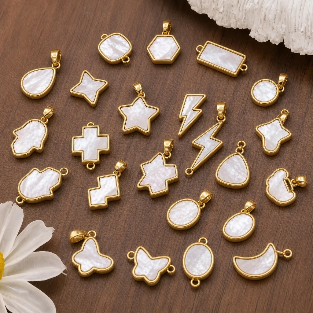 2 piezas de latón color oro de 14K con dijes de concha, luna, estrella, corazón y cruz para la fabricación de collares, pendientes y accesorios de joyería