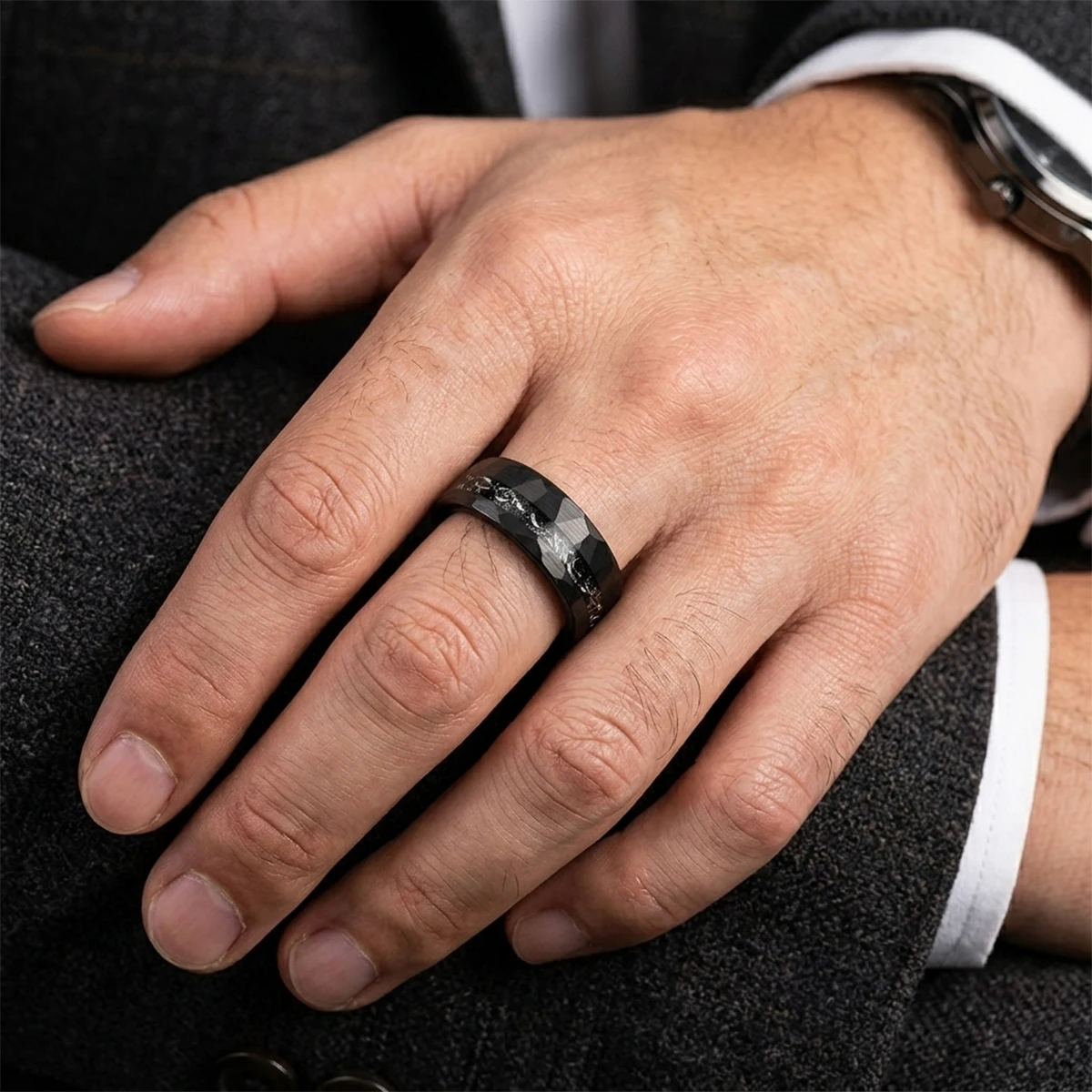 8mm Men's Black Tungsten Carbide Wedding Bands Inlay Meteorite Classic Hammered Engagement Anniversary Gift For Boy Comfort Fit