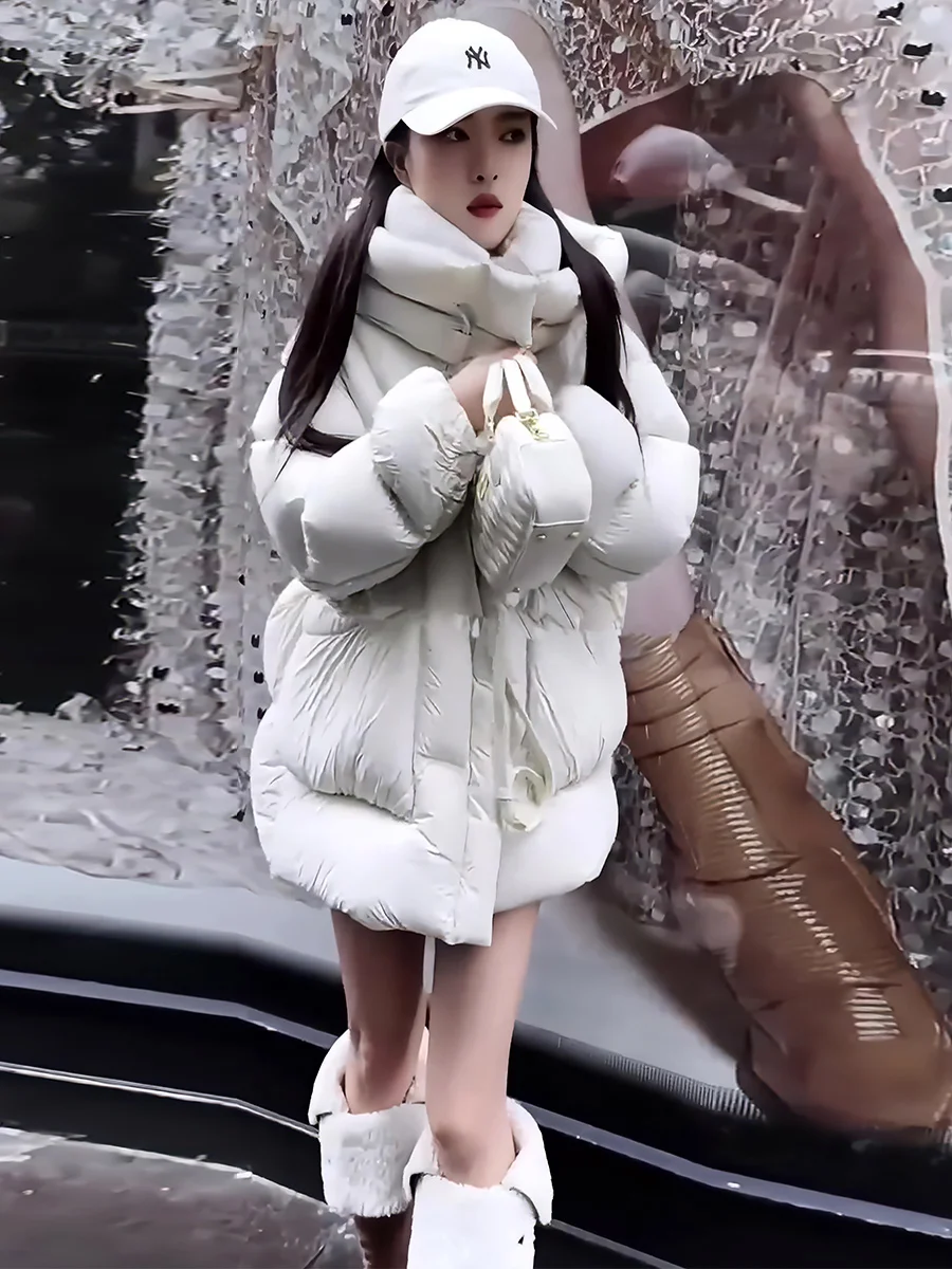 เสื้อแจ็คเก็ตพัฟเฟอร์ขนเป็ดสีขาวสำหรับผู้หญิง แบบมีฮู้ด อุ่นสบาย ทรงสวย ความยาวปกติ ไม่มีแบรนด์