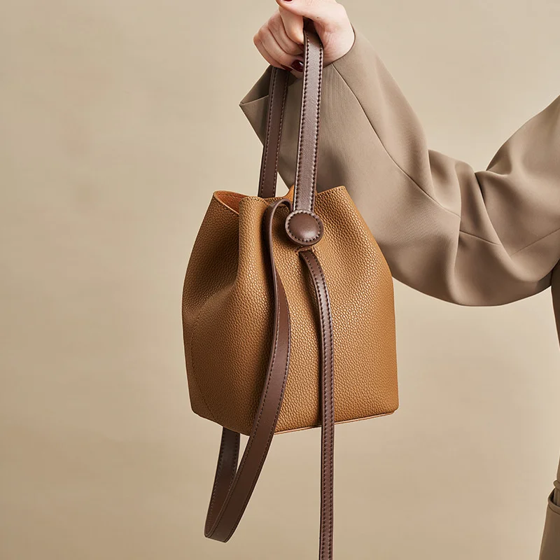 

This year's popular new basket-style bucket bag is a high-end, stylish shoulder and crossbody bag for women