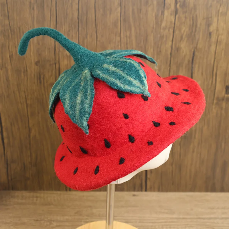 شخصية الشارع نمط الفراولة قبعة قبعة صوفية للرجال والنساء الإبداعية الأناناس هدية الأزياء التبعي قبعة #1