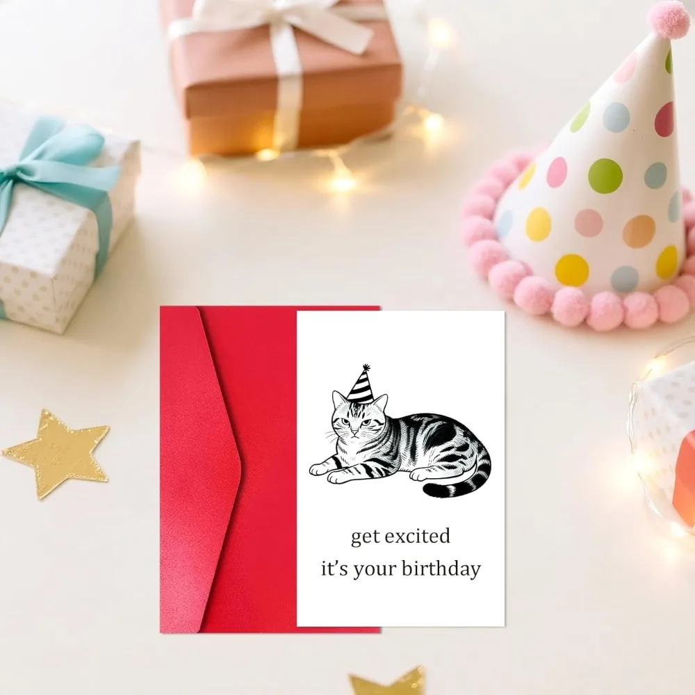 Carte de vœux d'anniversaire chat mignon « S'excitez, c'est votre anniversaire » avec motif chat tigré et chapeau de fête, avec enveloppe rouge pour