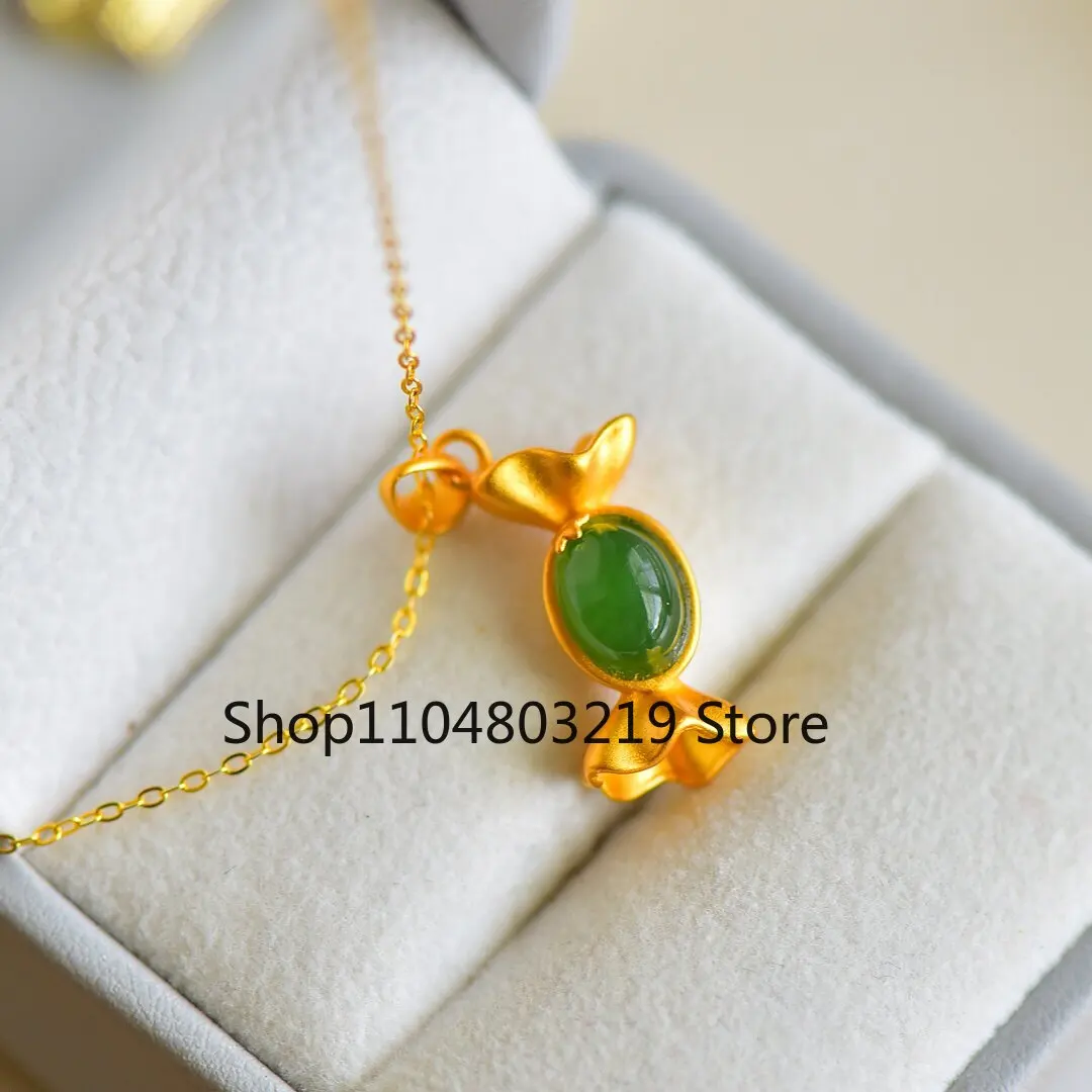 Envoyez à vos amis et à vos proches un pendentif en argent s925 incrusté de jade Hetian vert fruit, avec une chaîne en argent et un coffret cadeau 10640-6.