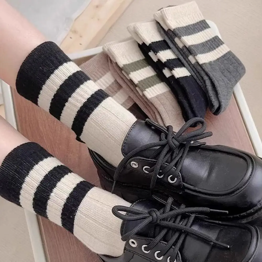 심플한 단색 중간 길이 양말, 부드러운 통기성 다용도 양말, 편안하고 따뜻한 줄무늬 양말, 용수철 가을