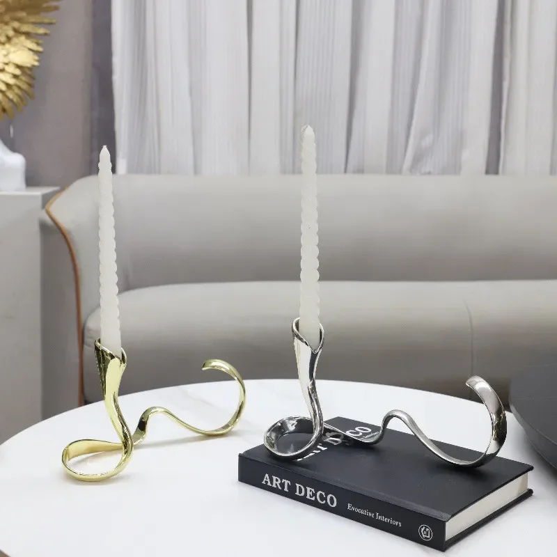 Modern simple geometric streamer metal candlestick ornament, living room restaurant hotel model room soft home