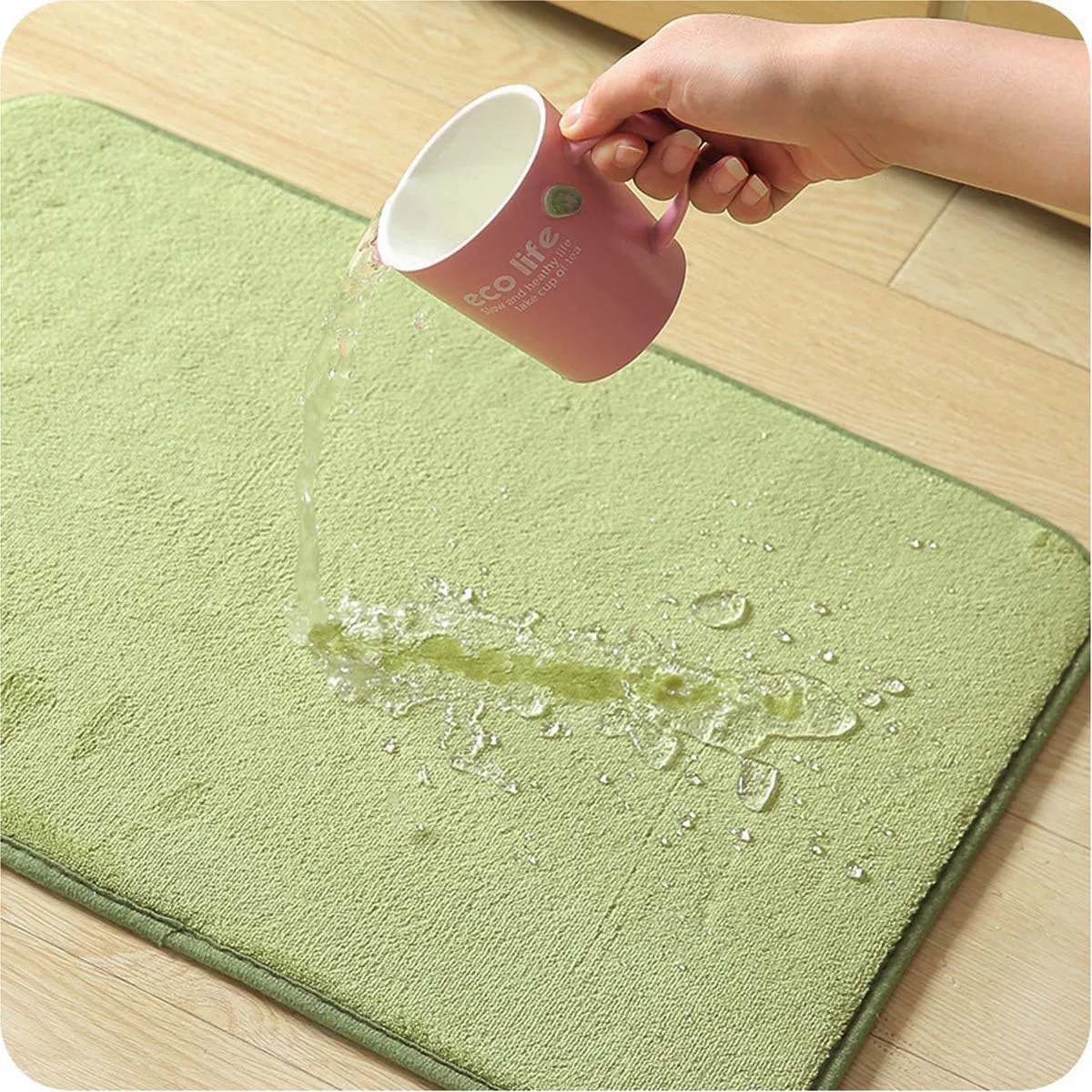 

2Pcs Non-Slip Door Mat Coral Fleece Bath Mat Super Absorbent Floor Rug for Bathroom Kitchen Indoor Use Light Green 40x60cm