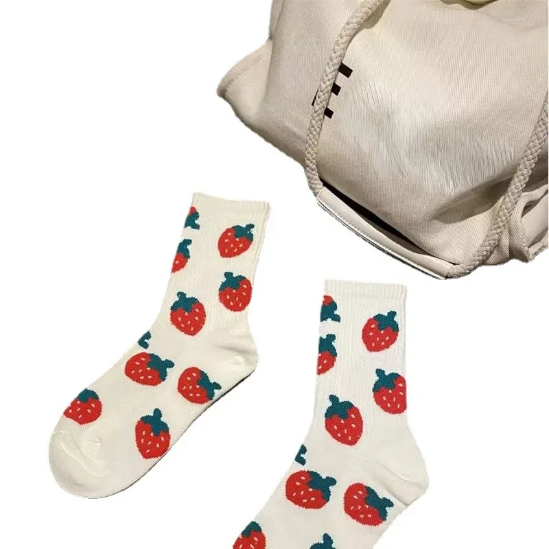 النساء الجوارب Kawaii الفراولة Harajuku مضحك الحلو القطن لطيف سعيد الجوارب الأبيض السيدات الجدة الفتيات هدية الكريسماس