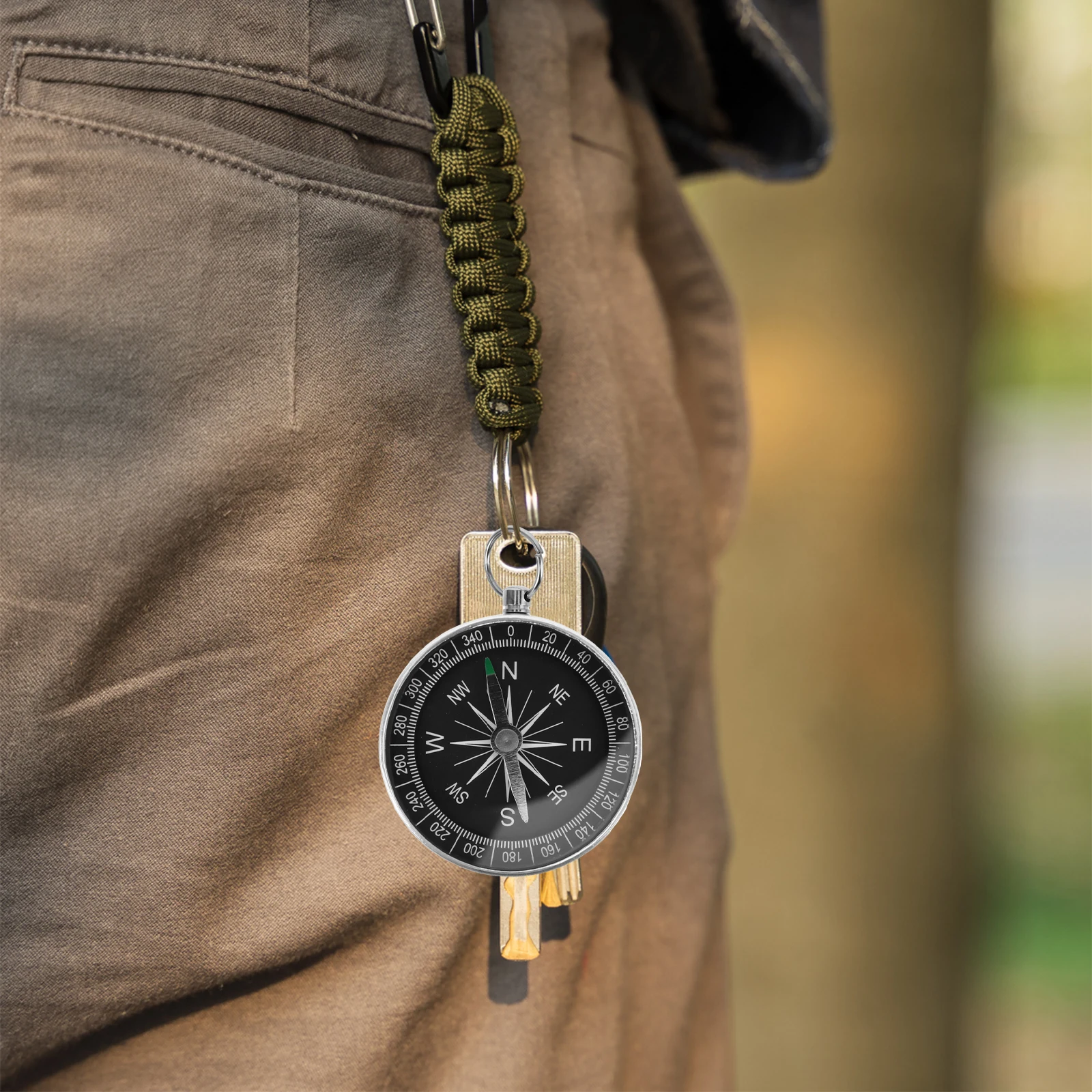 

4 Pcs Compass Ornament Aluminum Alloy Keychain Mini Navigation Tool for Outdoor Camping Hiking Pocket Size Gifts