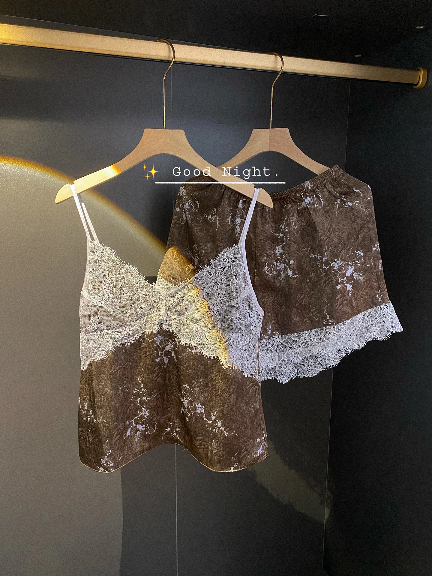 pigiama-estivo-da-donna-in-seta-ghiaccio-con-bretelle-e-pantaloncini-sexy-senza-schienale-comodo-e-leggero-set-abbigliamento-casa-pullover-con-scollo-a-v