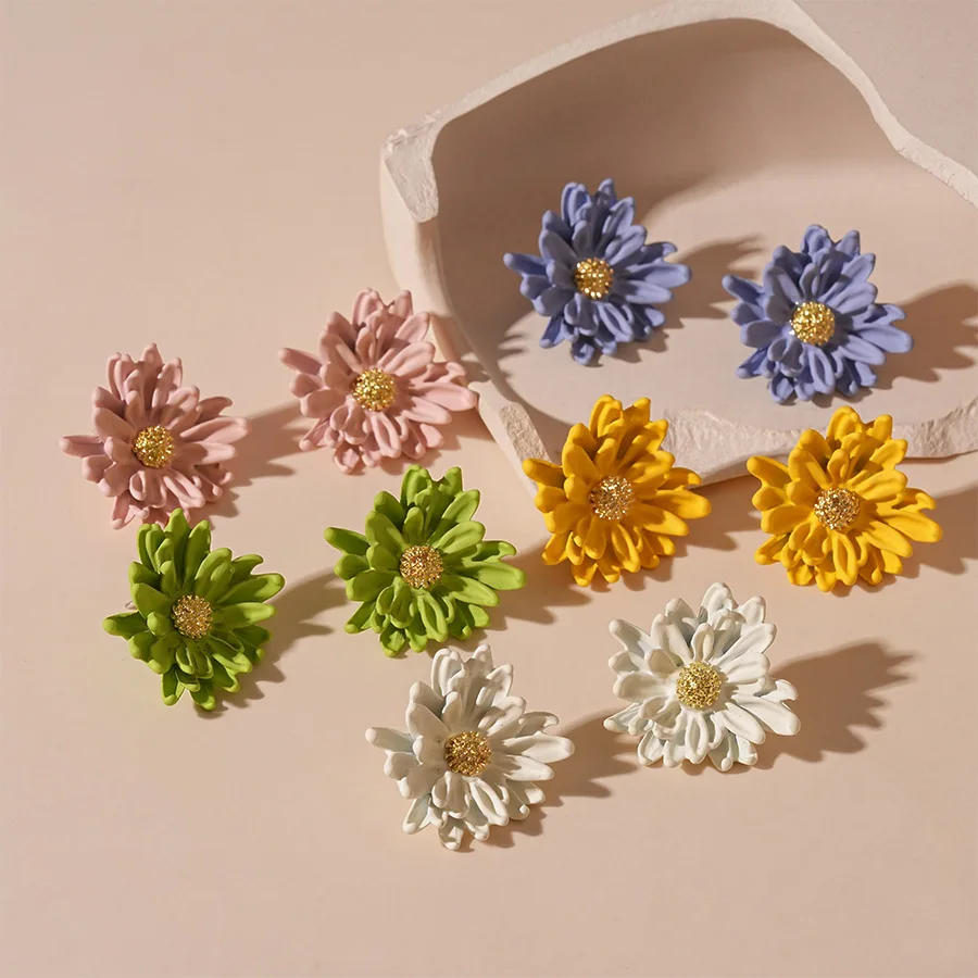Spring and summer small fresh flower stamen silver needle earrings,girl simple and versatile temperament high-end earrings woman